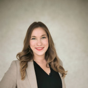 Nicole Manger